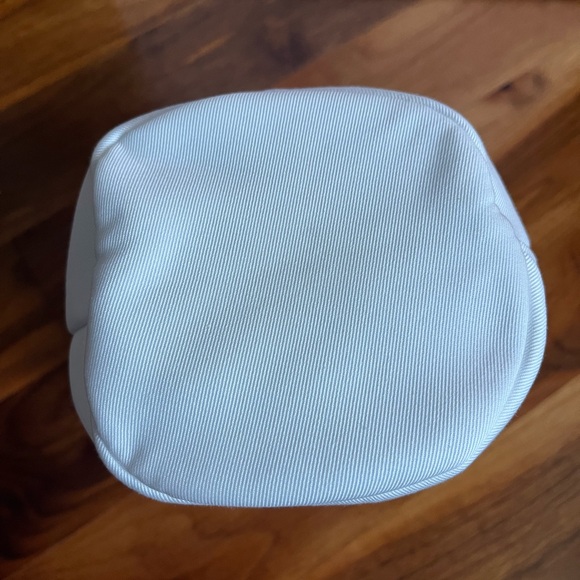 Dior White Bucket Bag, NEW - Picture 8 of 13